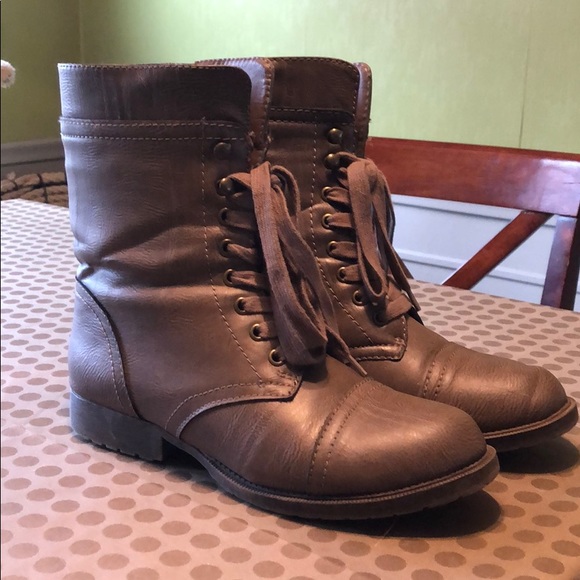 rampage zinger combat boot